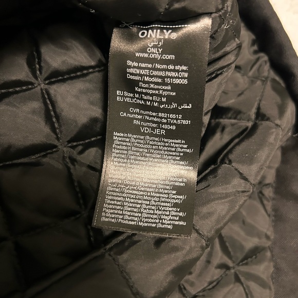 Winter coat - Picture 4 of 8